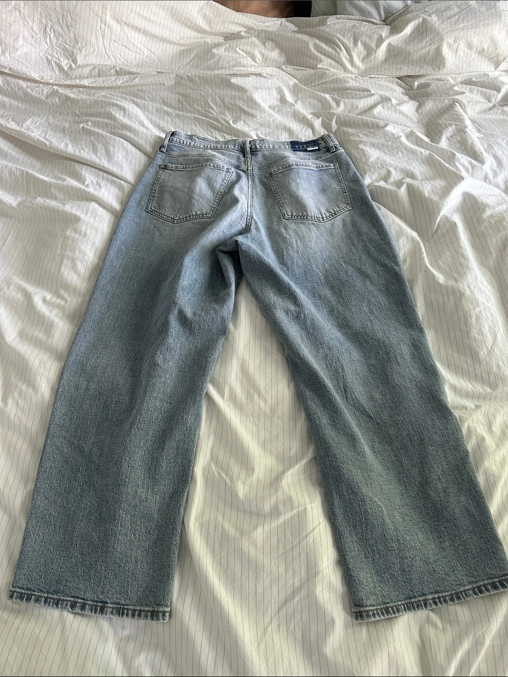 Daze - Light Wash High-Rise Barrel Leg Jeans